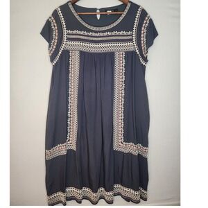 Mikarose Midi dress Large Gray‎ with Pink and White Embroidered details Pockets